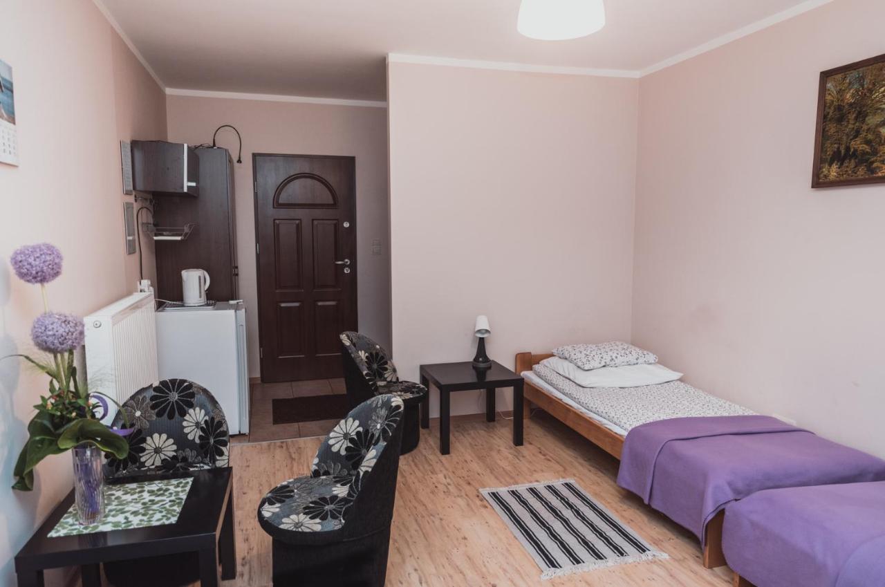 Agroturystyka Pod Modrzewiami Nowy Tomyśl Esterno foto