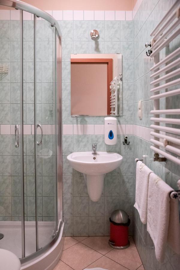 Agroturystyka Pod Modrzewiami Nowy Tomyśl Esterno foto