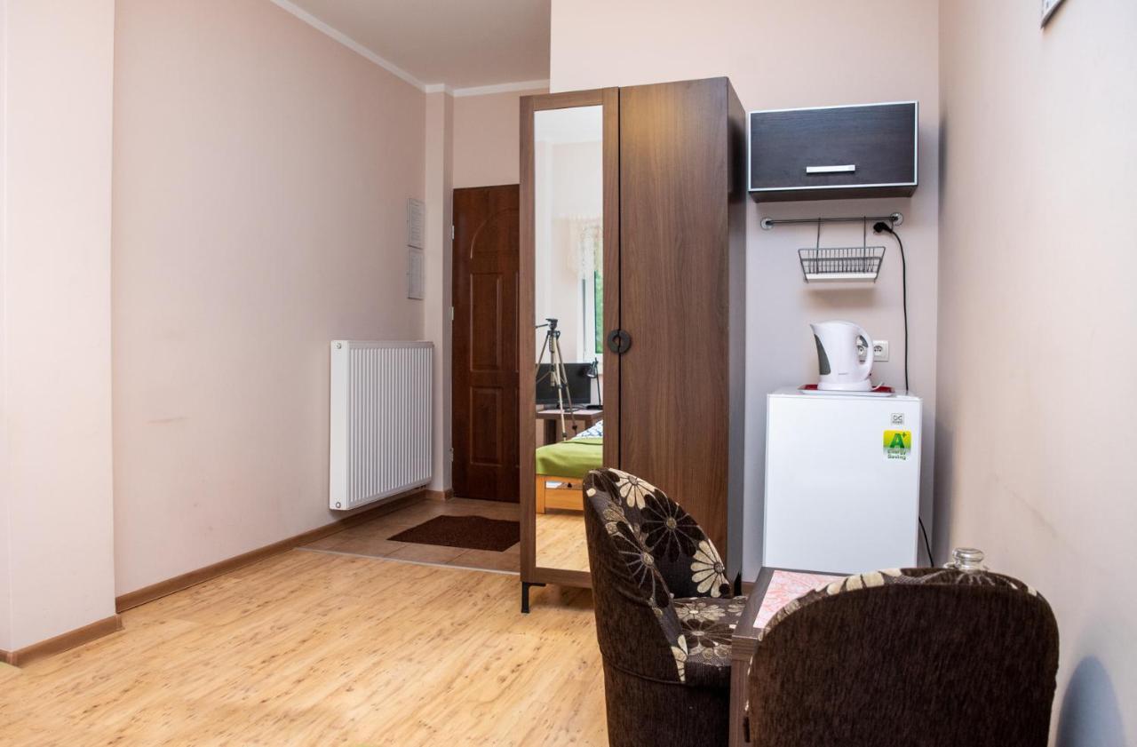 Agroturystyka Pod Modrzewiami Nowy Tomyśl Esterno foto