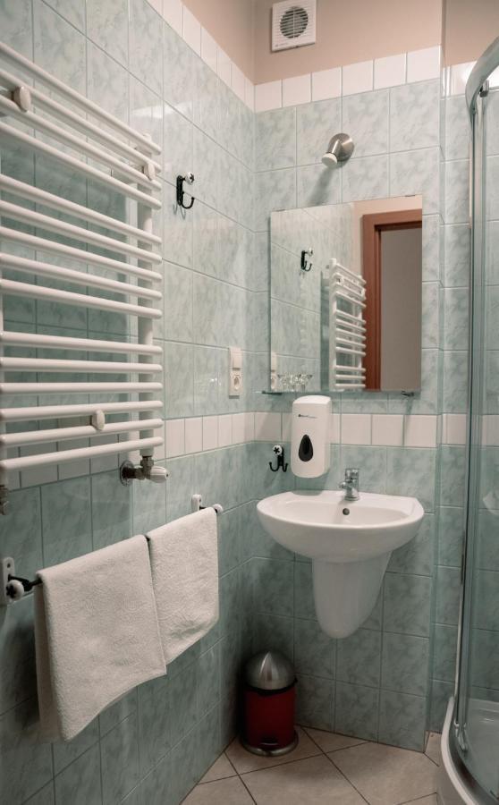 Agroturystyka Pod Modrzewiami Nowy Tomyśl Esterno foto