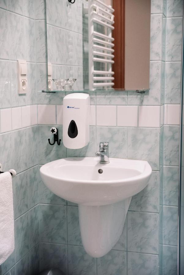 Agroturystyka Pod Modrzewiami Nowy Tomyśl Esterno foto