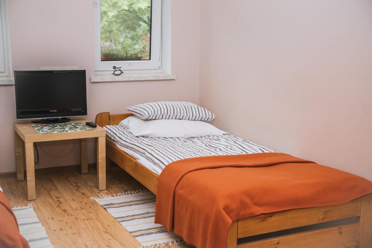 Agroturystyka Pod Modrzewiami Nowy Tomyśl Esterno foto